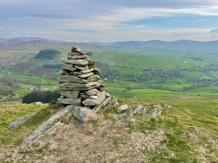 Ulgraves / Potter Fell - 2 / Potter Fell - 1 / Brunt Knott / Green Quarter / Hollow Moor / High Knott / Hugill Fell (Wainwright Summit) / Reston Scar