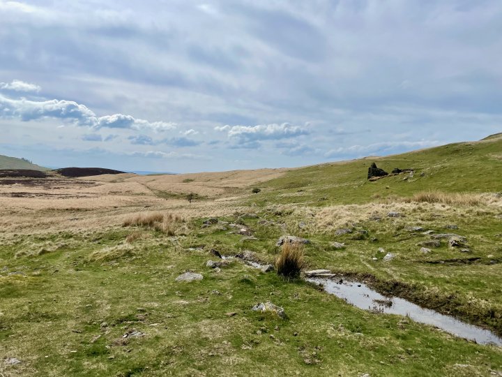 Ulgraves / Potter Fell - 2 / Potter Fell - 1 / Brunt Knott / Green Quarter / Hollow Moor / High Knott / Hugill Fell (Wainwright Summit) / Reston Scar