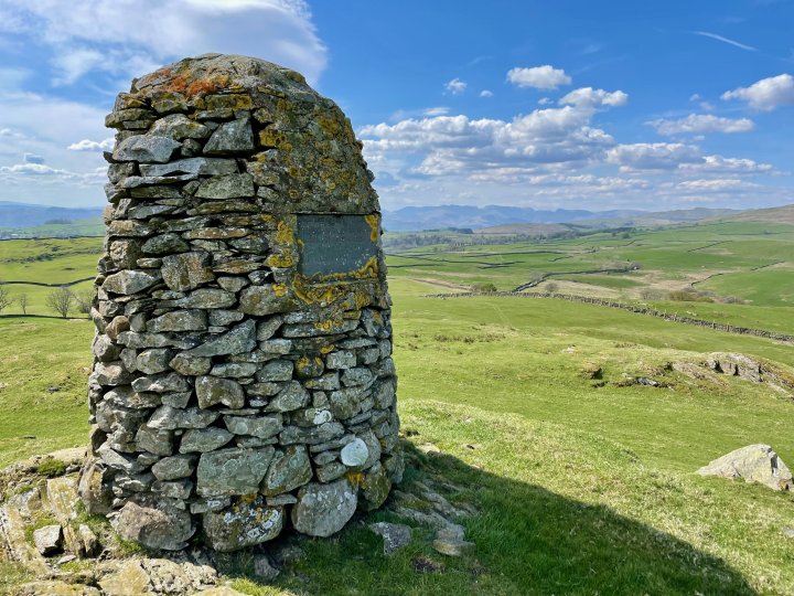 Ulgraves / Potter Fell - 2 / Potter Fell - 1 / Brunt Knott / Green Quarter / Hollow Moor / High Knott / Hugill Fell (Wainwright Summit) / Reston Scar