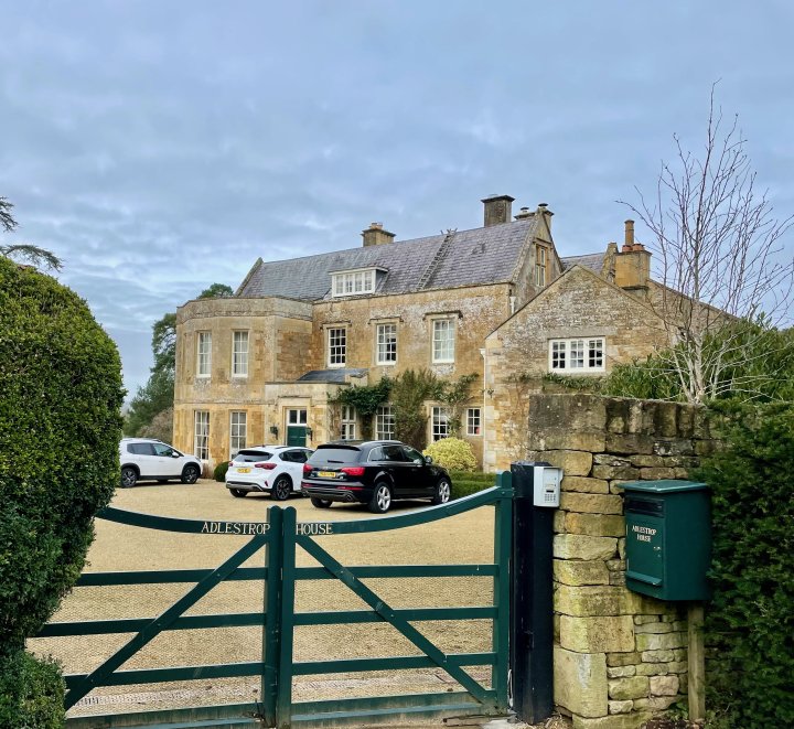 Cotswolds Circuit - Diamond Way / Macmillan Way / Monarch's Way
