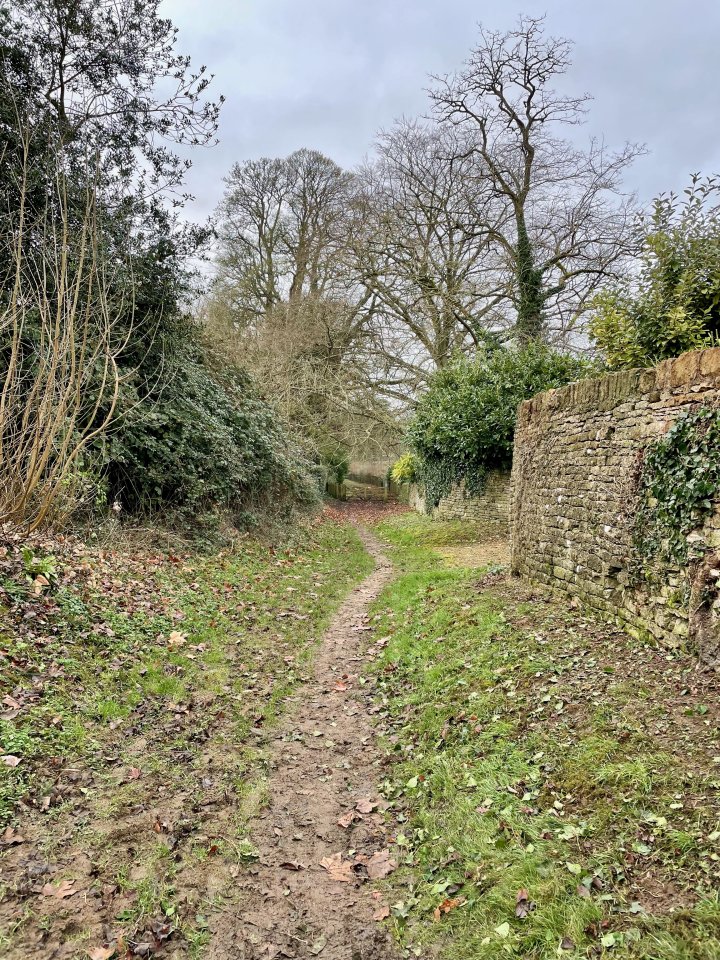 Cotswolds Circuit - Diamond Way / Macmillan Way / Monarch's Way